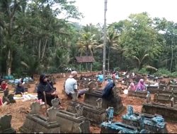 Ziarah Masal Warga Desa Wonoanti, Do’akan Ahli Kubur Jelang Ramadhan