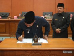 DPRD –Pemkab Resmi Bubarkan Perusda Aneka Usaha