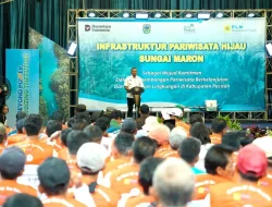 Anti Berisik, Jelajahi Sungai Maron Kini Pakai Perahu Listrik